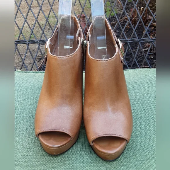 Enzo Angiolini Easebastjan Brown Leather Peep Toe Platform Heel. - Picture 13 of 16